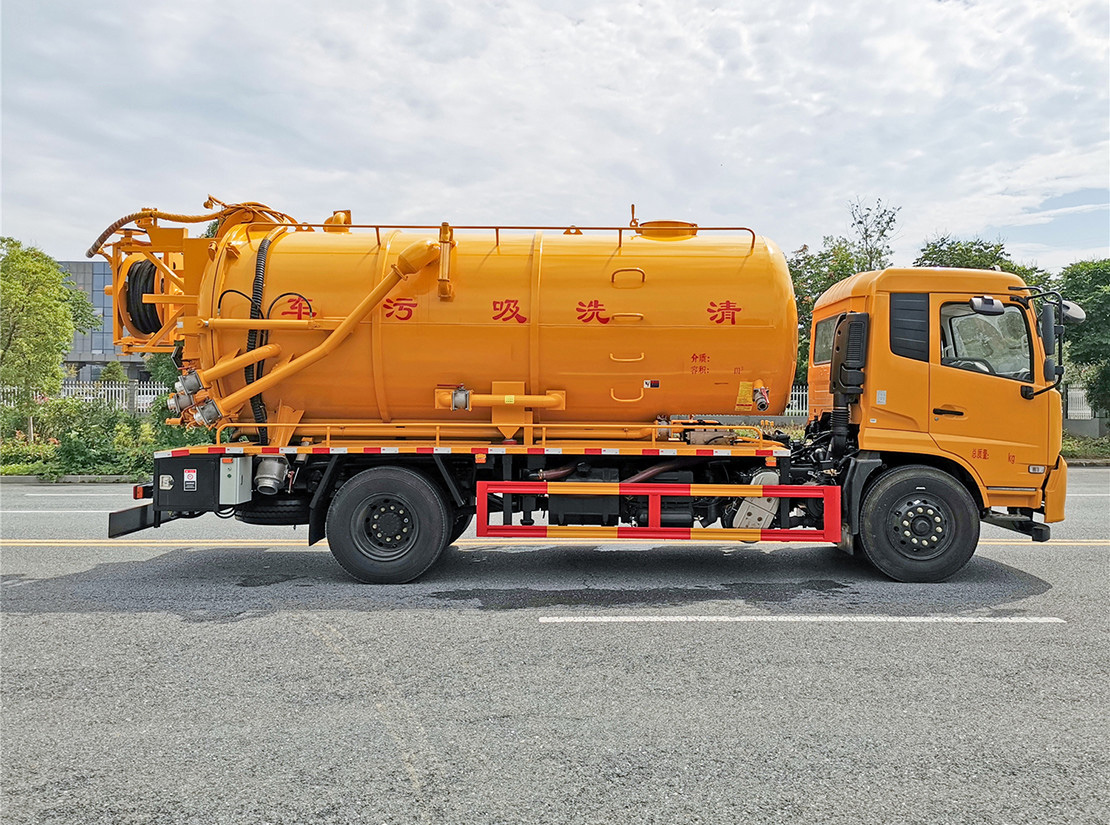 东风天锦15方清洗吸污车(一体罐外观)