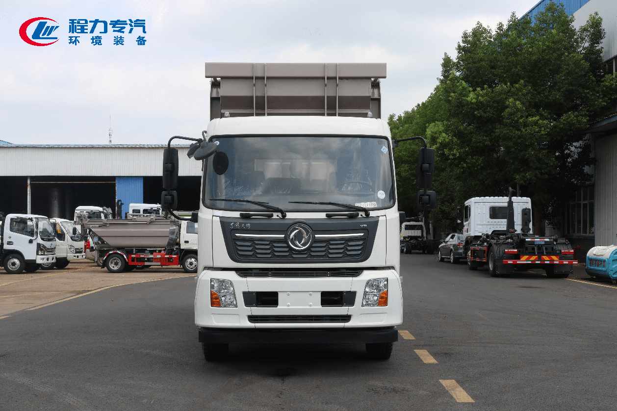 东风天锦勾臂垃圾车