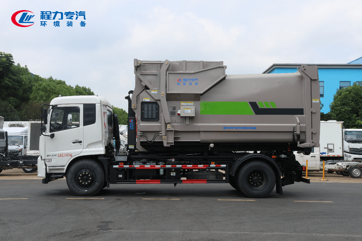 东风天锦勾臂垃圾车