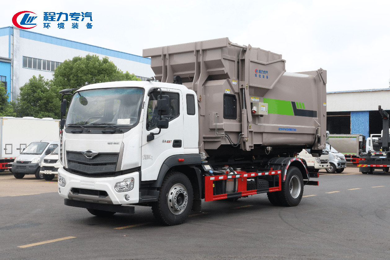 福田领航ES7勾臂垃圾车