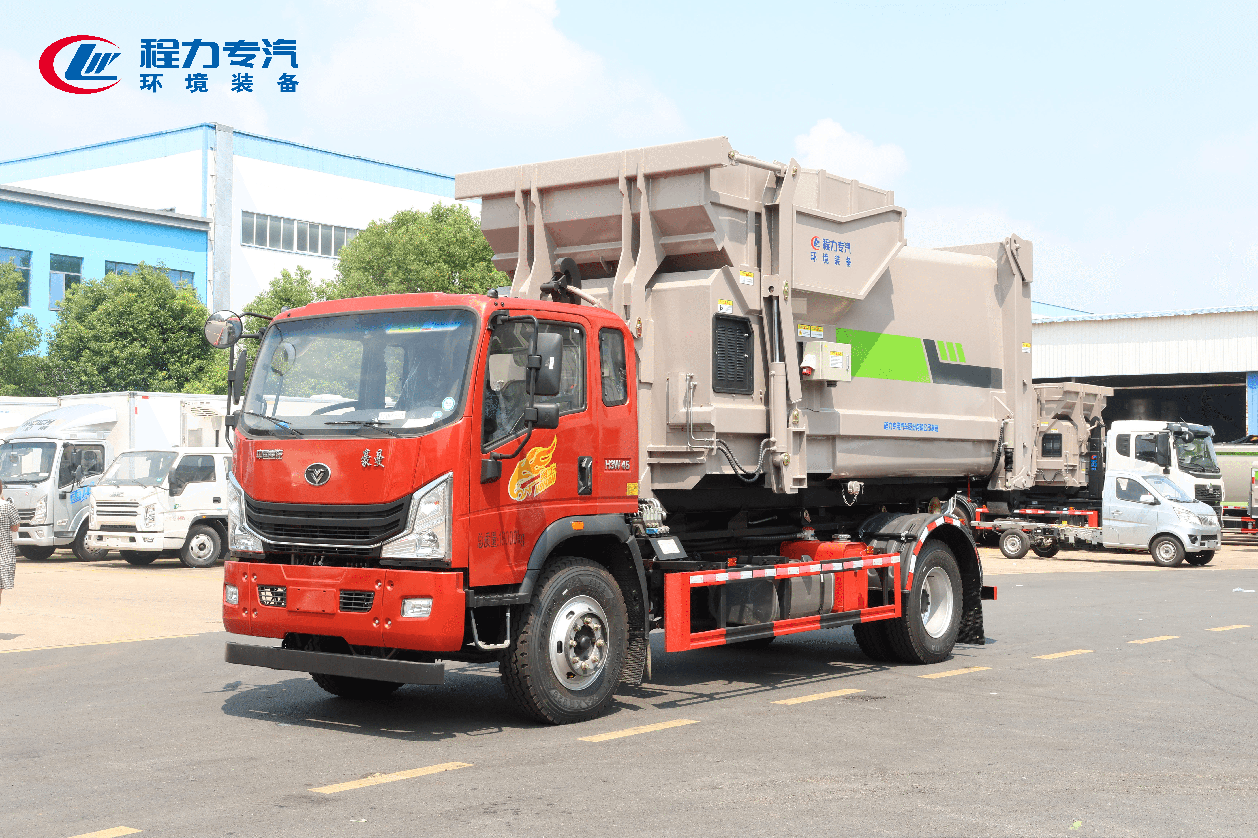 重汽豪曼勾臂垃圾车