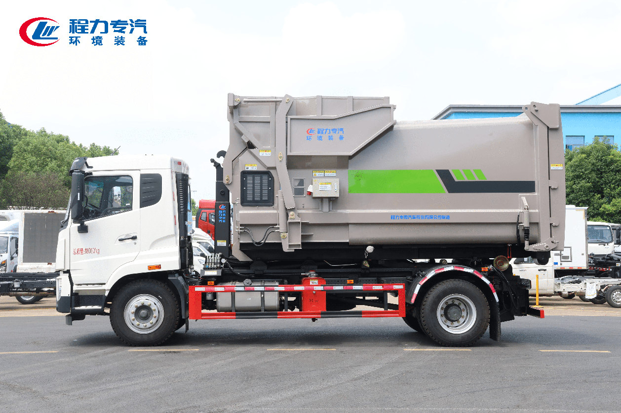 重汽豪沃勾臂垃圾车