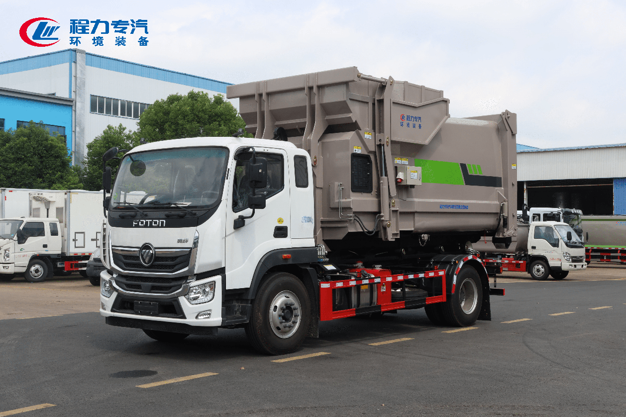 福田奥铃勾臂垃圾车