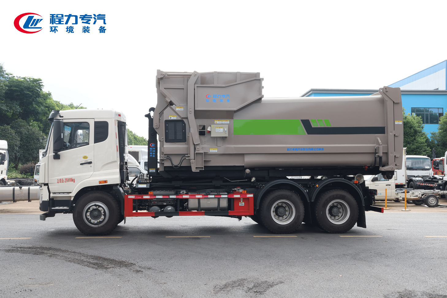 重汽豪沃后双桥车厢可卸式垃圾车