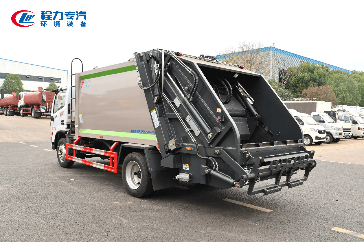 东风多利卡D7压缩垃圾车