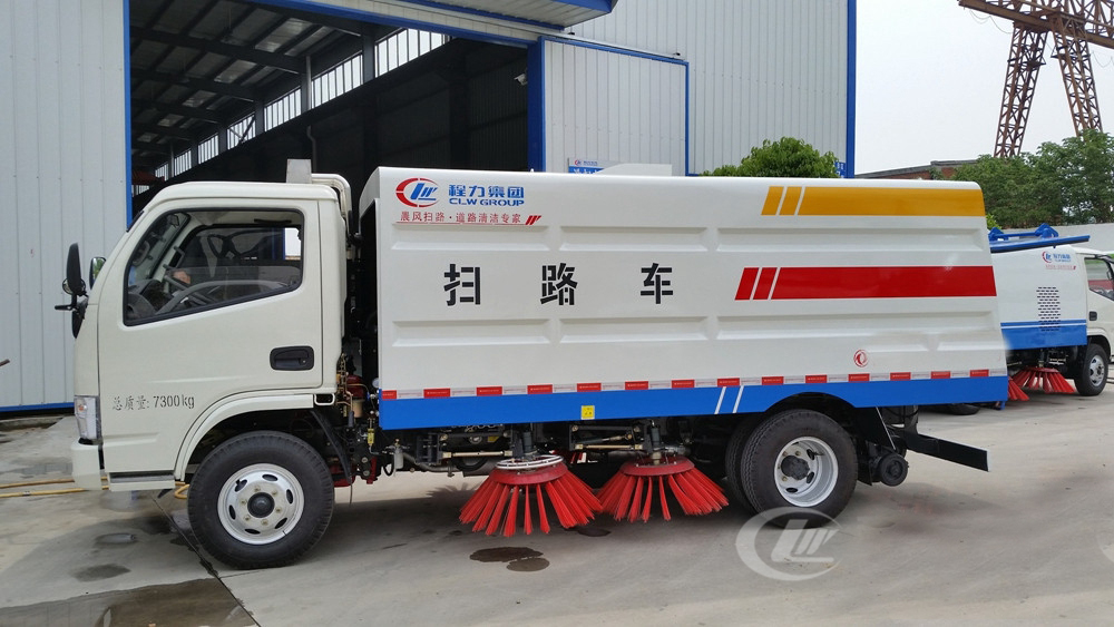 不上牌东风福瑞卡扫路车