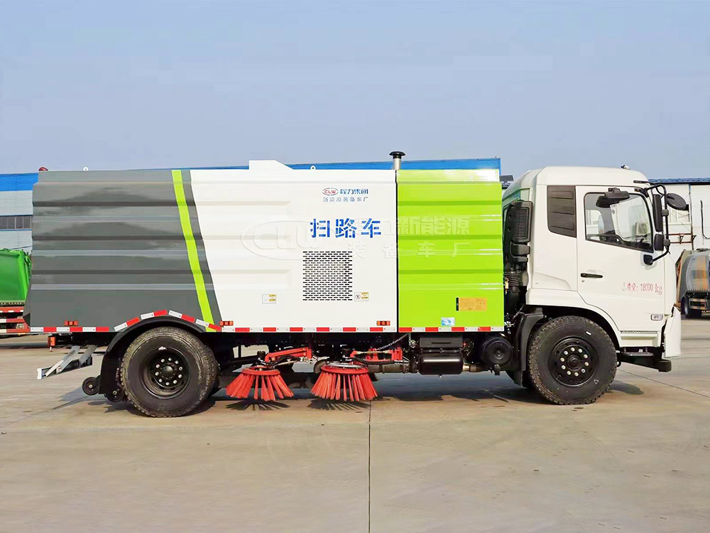 东风天锦12方扫路车