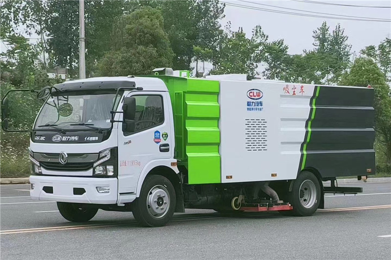 东风大多利卡吸尘车