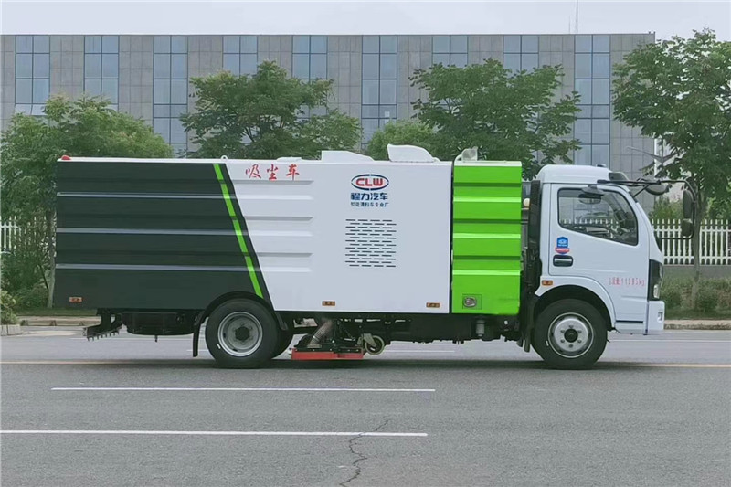 东风大多利卡吸尘车