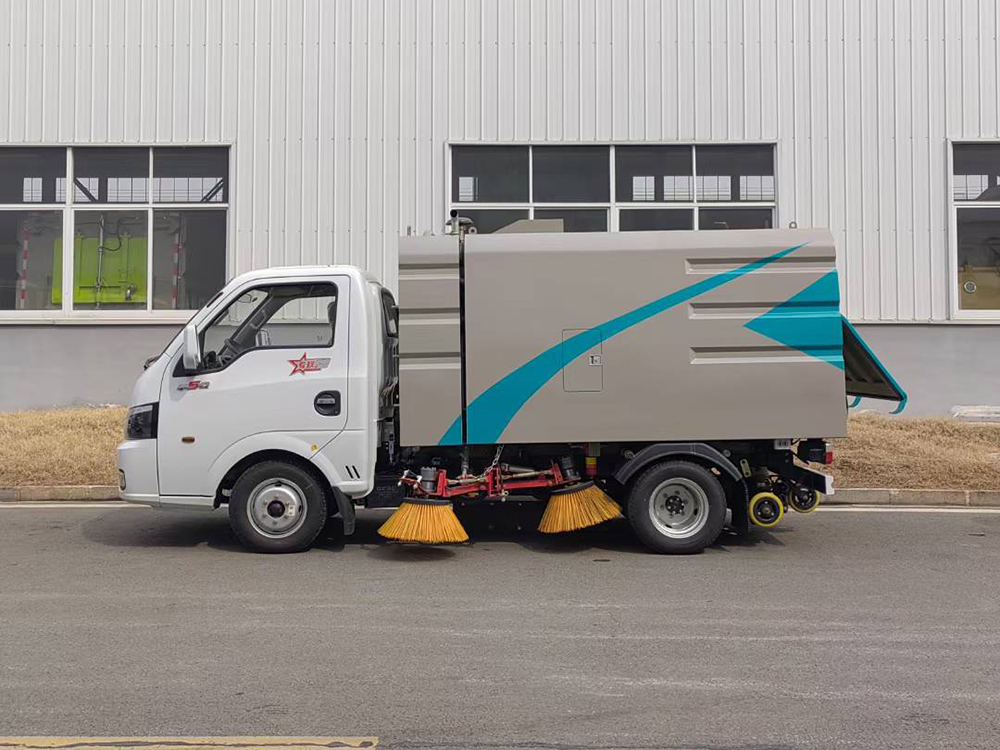 东风途逸扫路车