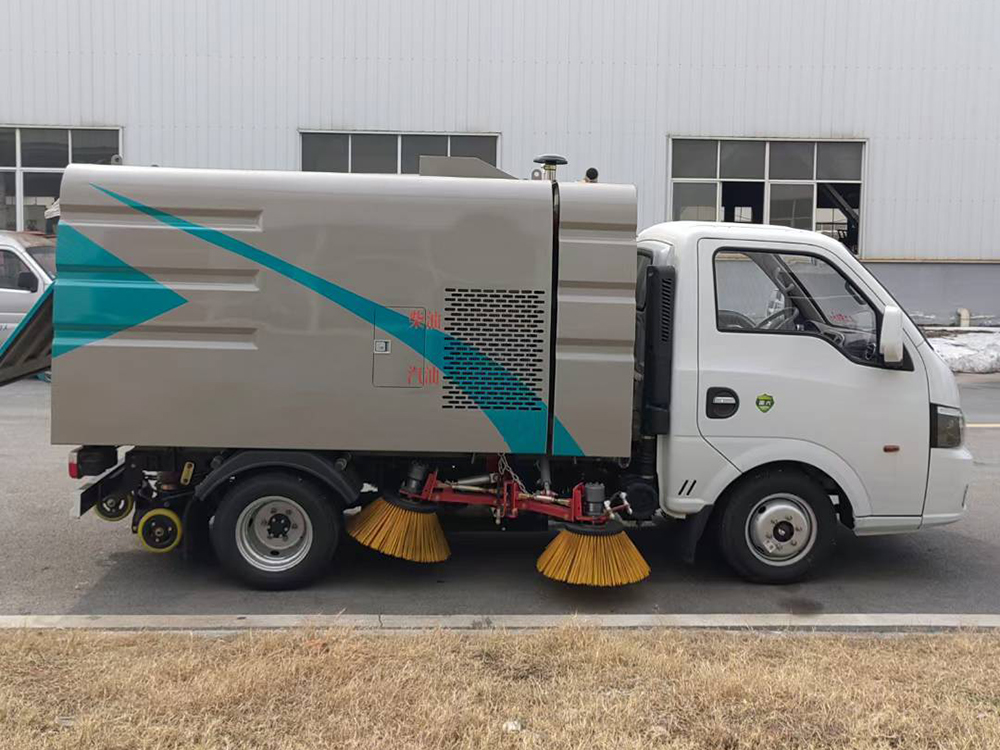 东风途逸扫路车