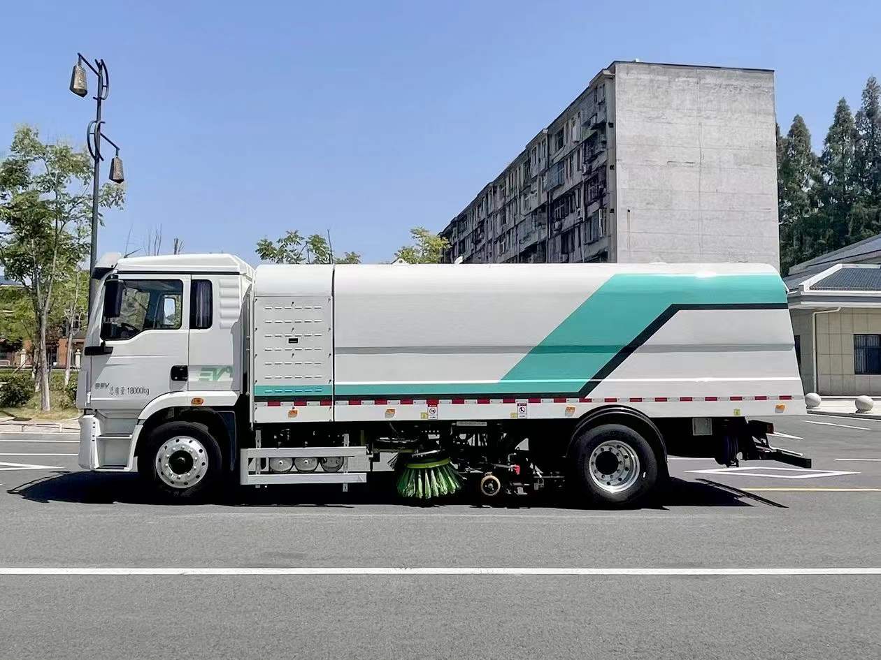 陕汽德龙纯电动洗扫车