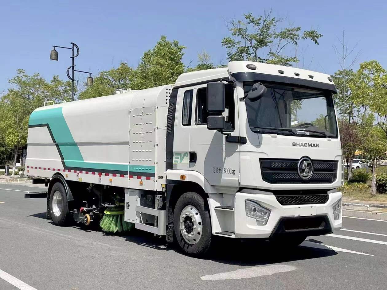 陕汽德龙纯电动洗扫车