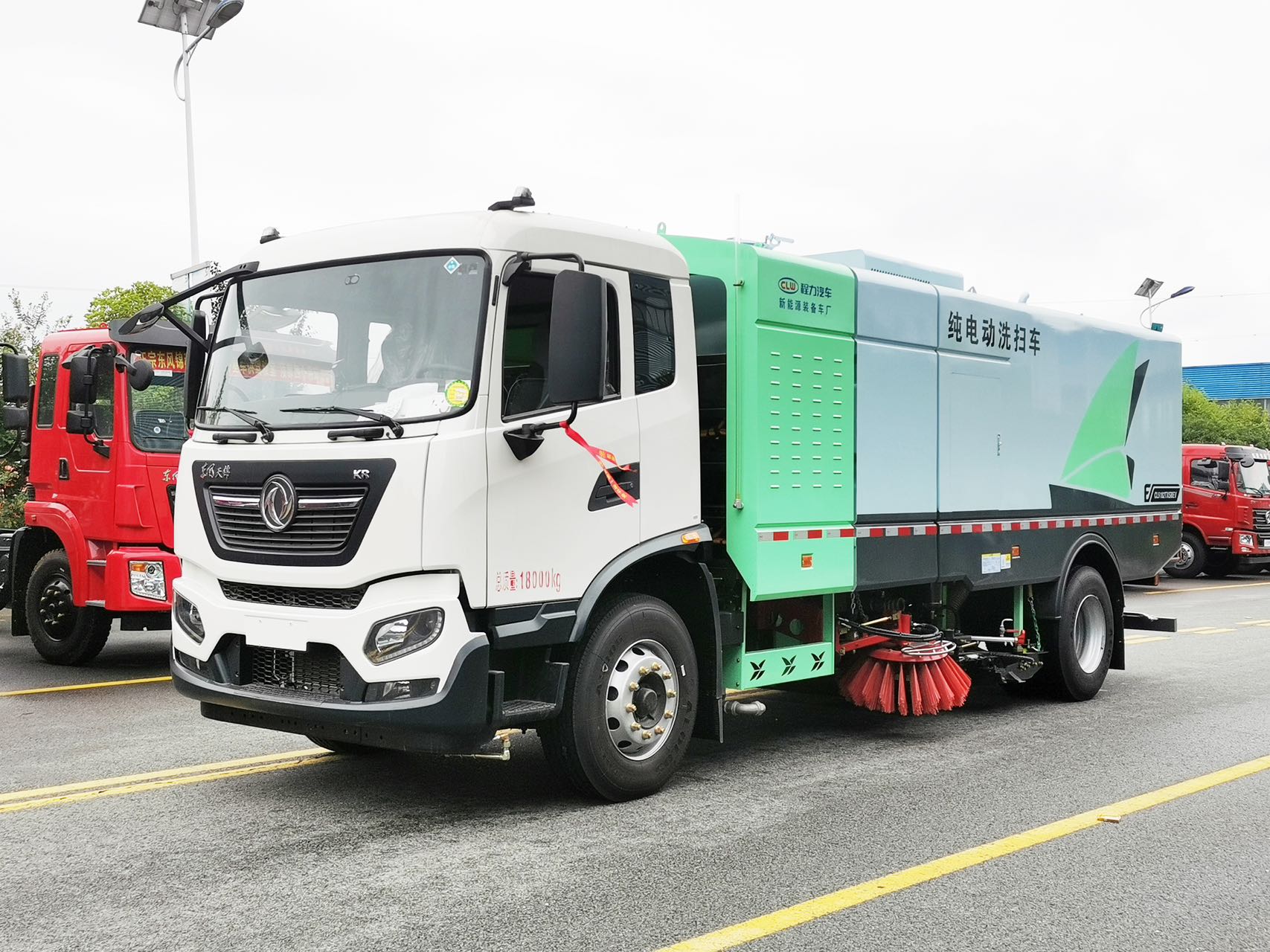 东风天锦纯电动洗扫车