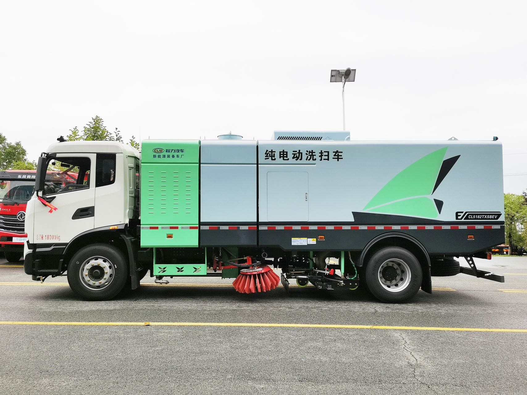 东风天锦纯电动洗扫车