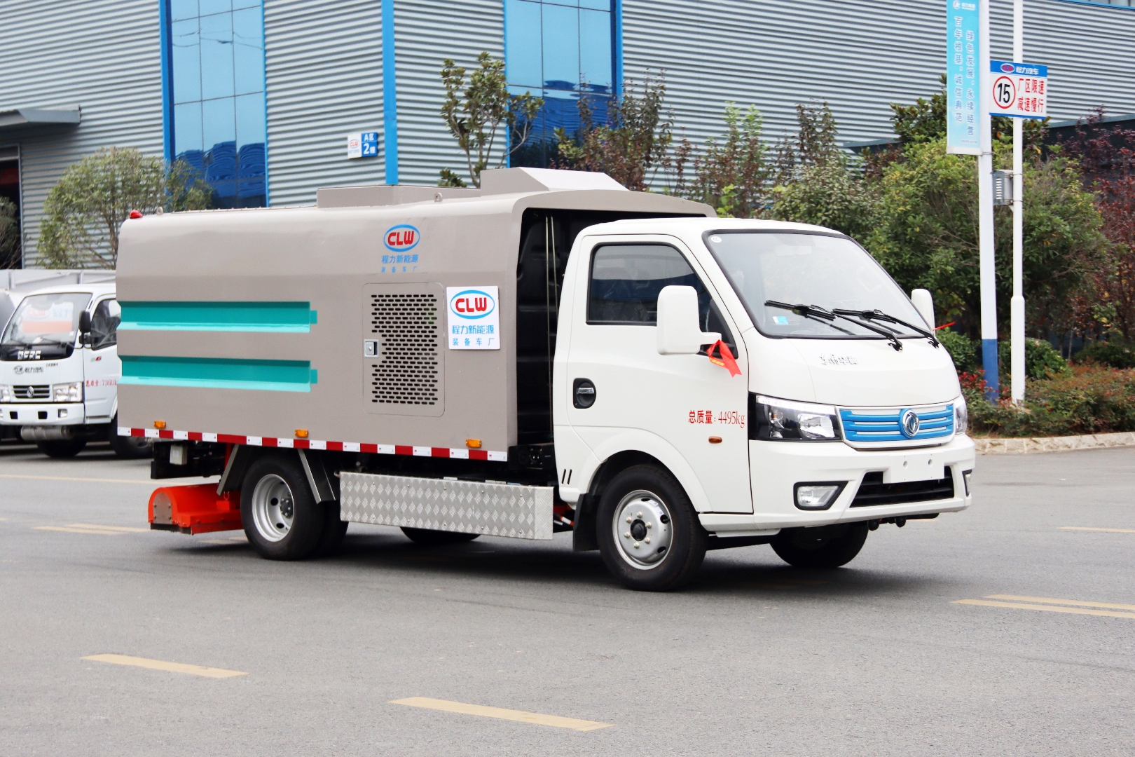 东风小华神纯电动吸尘车