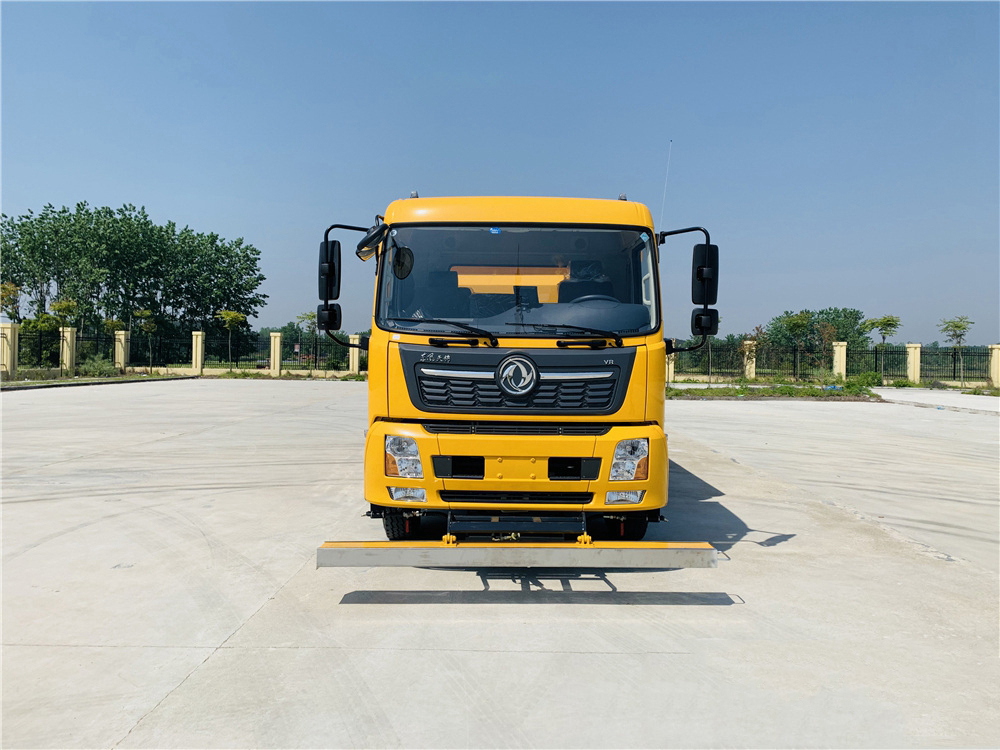 东风天锦16方洗扫车