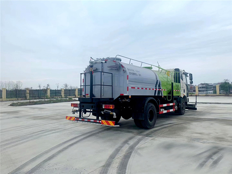 解放J6路面清洗车