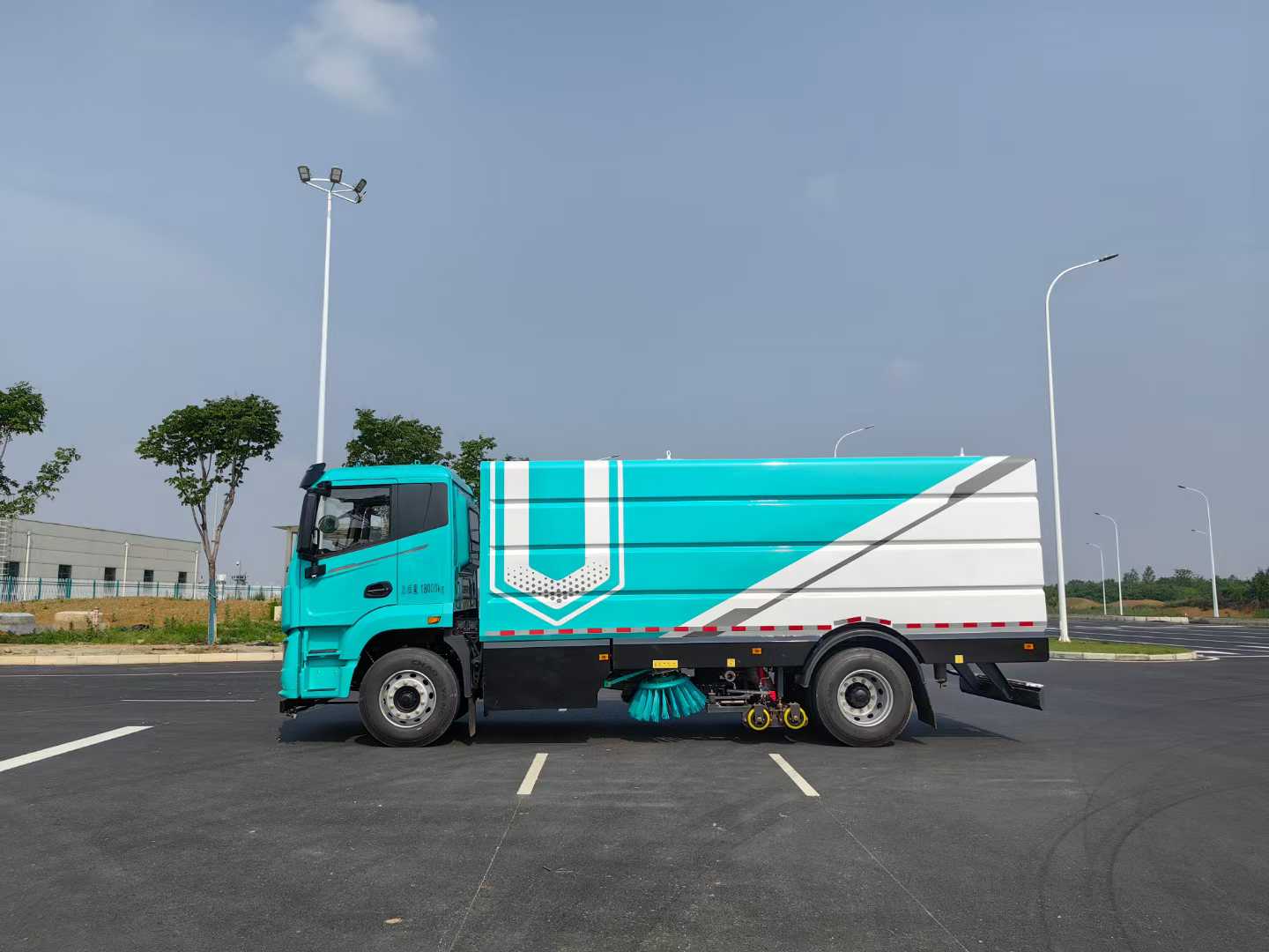 壹为18T纯电动洗扫车