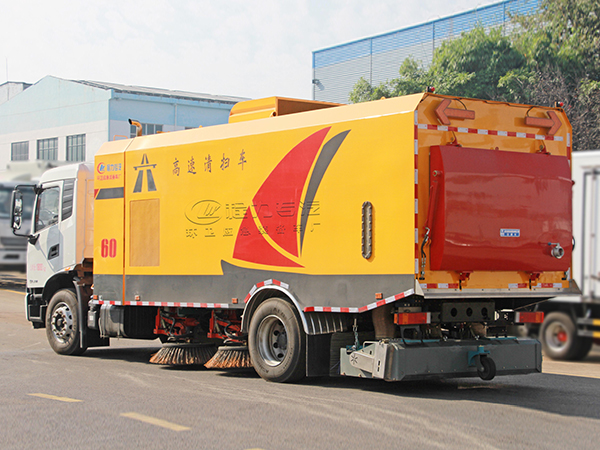 东风天锦高速清扫车
