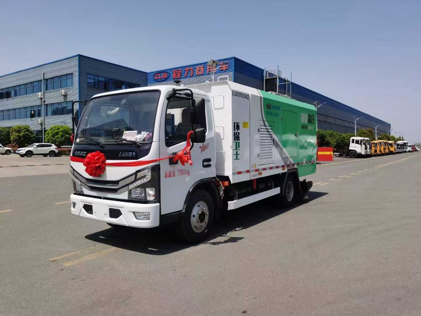 东风小多利卡6方干湿两用洗扫车