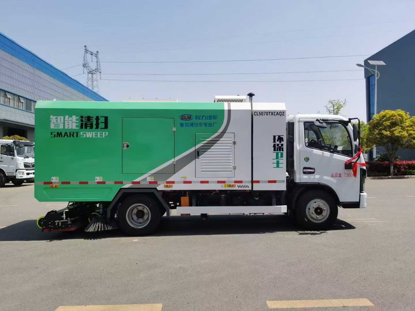 东风小多利卡6方干湿两用洗扫车