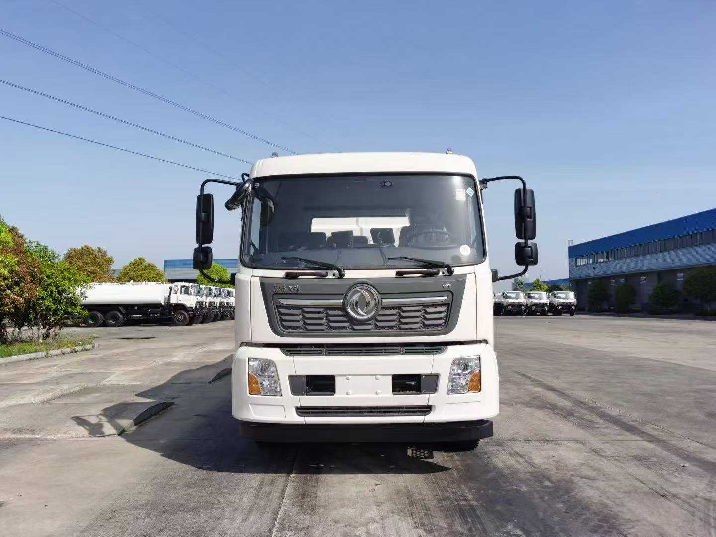 东风天锦18吨道路污染清除车