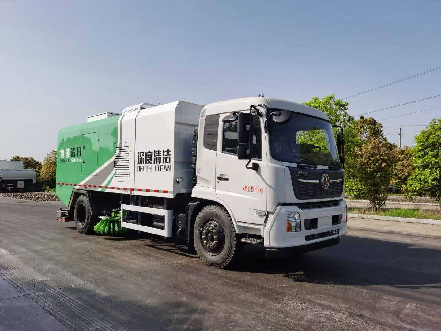 东风天锦18吨道路污染清除车